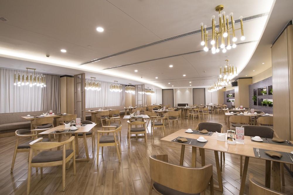 Jin Jiang Pine City Hotel Shanghai Exterior photo