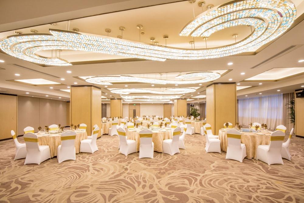 Jin Jiang Pine City Hotel Shanghai Exterior photo