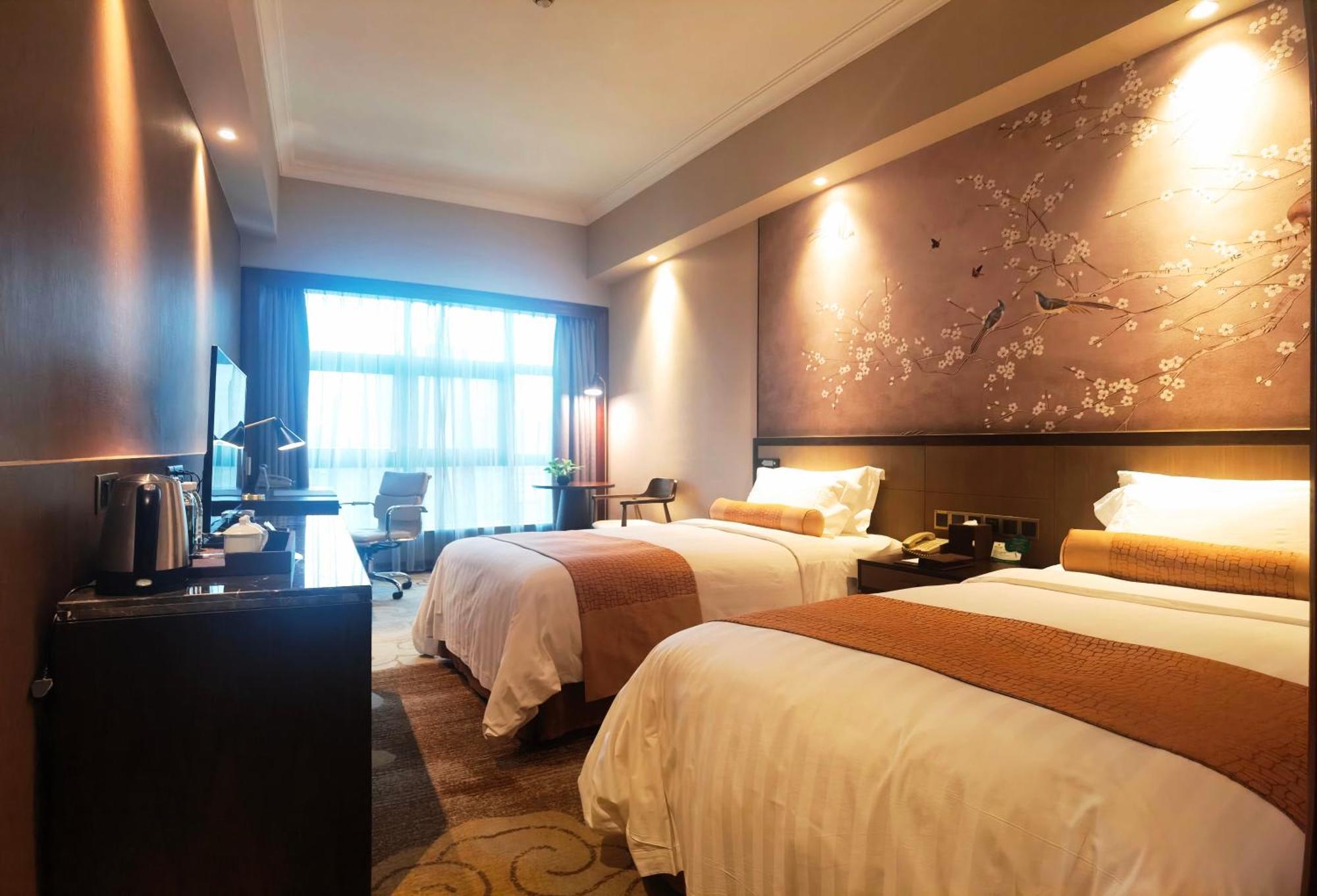 Jin Jiang Pine City Hotel Shanghai Exterior photo